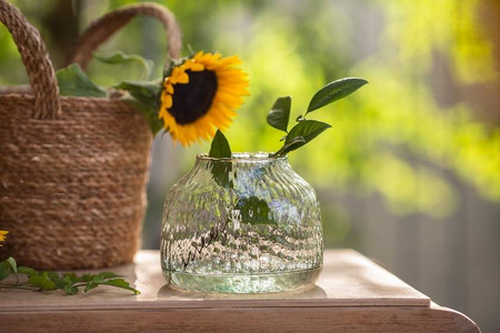 Szklany wazon WL-63 młotkowany H:12 cm D:15.5 cm