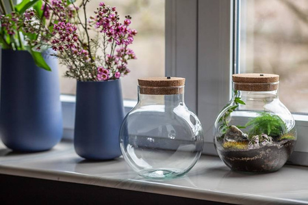 Szklany wazon kula z korkiem LED W-503I H:19,5cm D:19cm