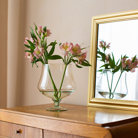 Szklany wazon na nodze ELLA H:21cm D:18cm