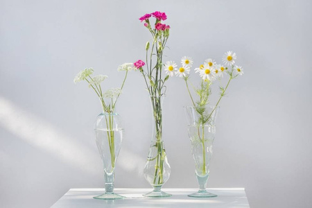 Szklany wazon W-358 H:30cm D:6,5cm