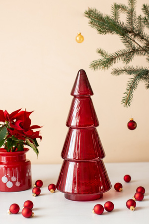 Szklana choinka dekoracyjna czerwona W-781A H:35cm D:16cm