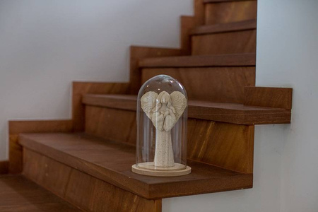 Kopuła szklana z podstawką drewnianą, klosz W-315E+deska H:30cm D:19cm