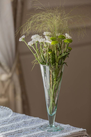 Szklany wazon na stopie W-ST 27/11 H:27cm D:11cm